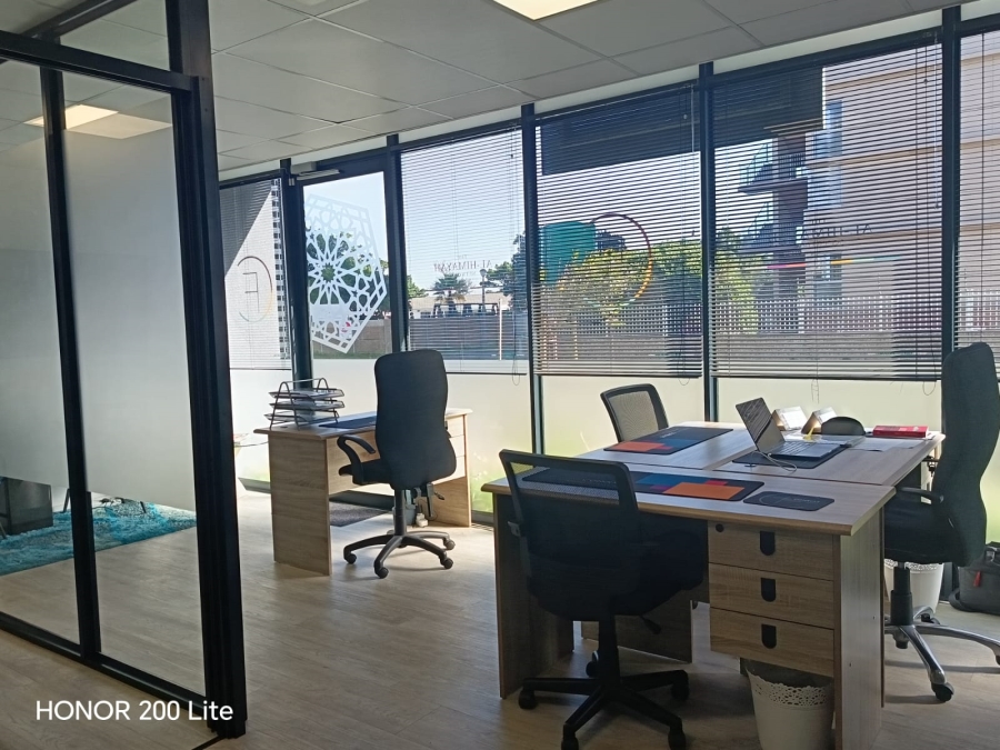 To Let Commercial Property for Rent in Pinelands Western Cape